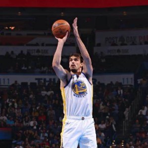 开云APP-勇士捡漏！萨里奇两战35分+三分12中7化身板凳匪徒